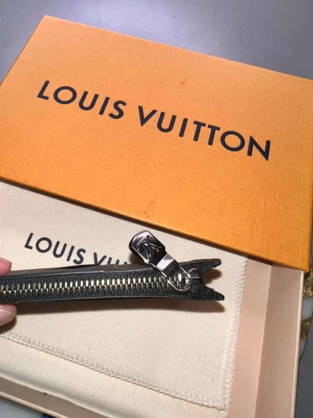 Louis Vuitton Black Monogram Coin and Card Holder - Picture 2 of 8